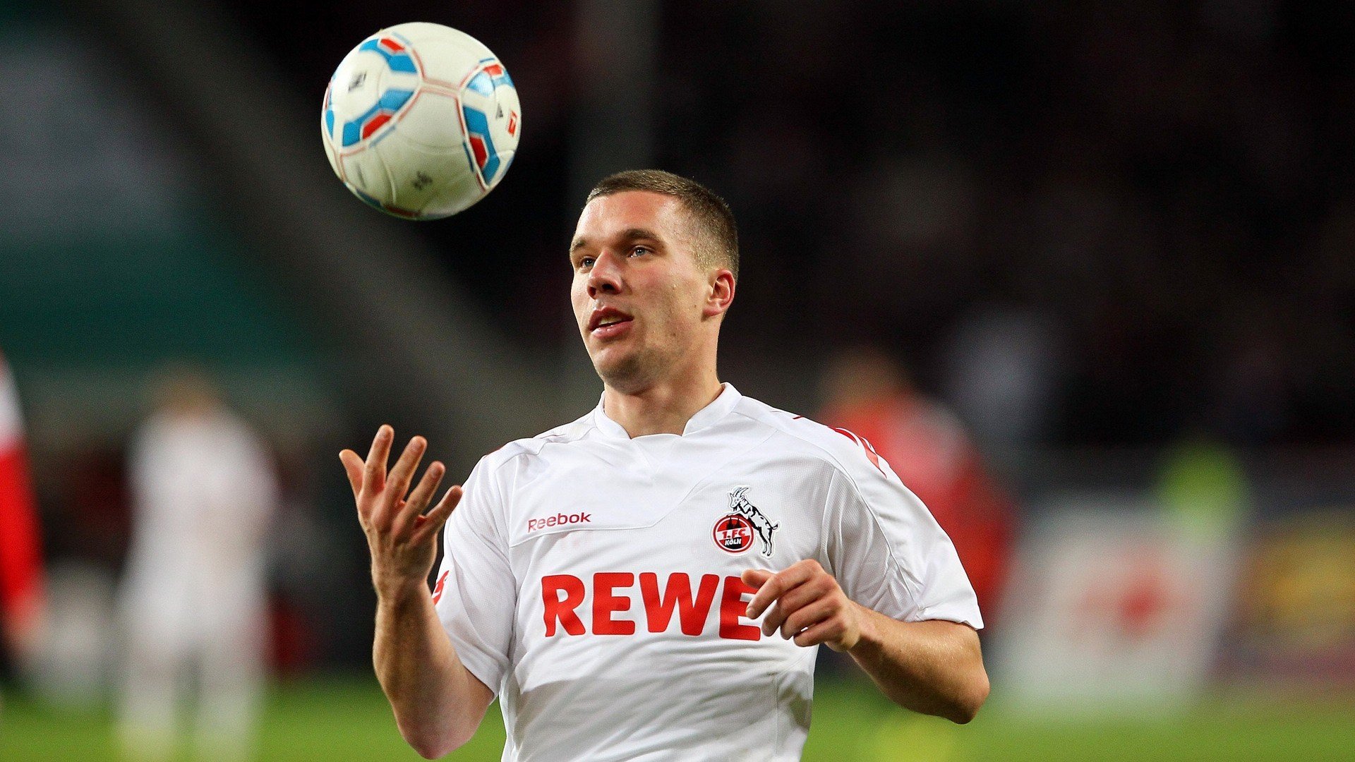 多特蒙德前锋连续独中两元，稳定球队进攻火力，多特蒙德著名前锋